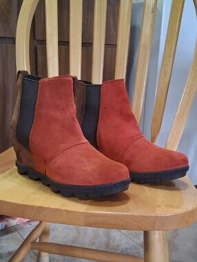 Sorel Joan Of Artic Women's Suede Wedge Chelsea Boot